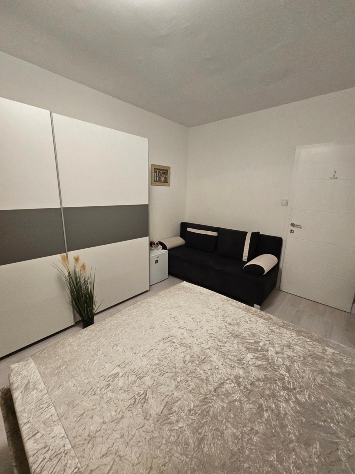 Derkovits Appartman Szombathely Exterior photo
